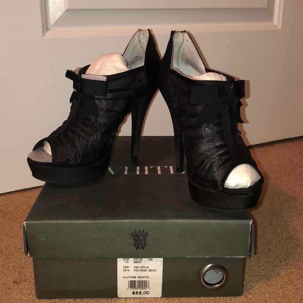 White House black market elegant heels